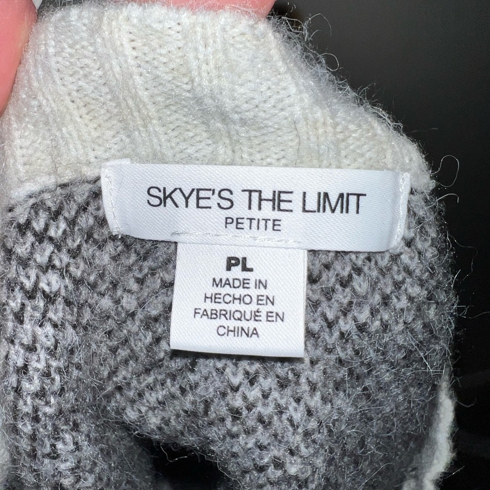 Sweater - Picture 3 of 5